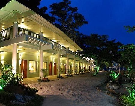 Camayan Beach Resort Hotel Subic Bay Buitenkant foto