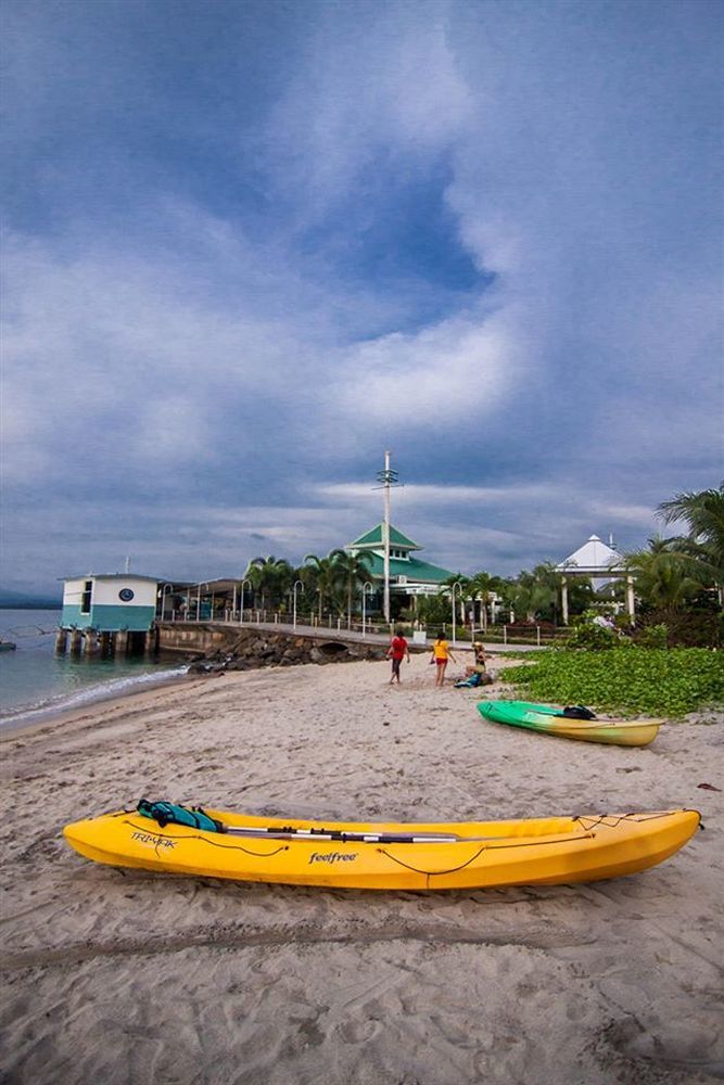 Camayan Beach Resort Hotel Subic Bay Buitenkant foto