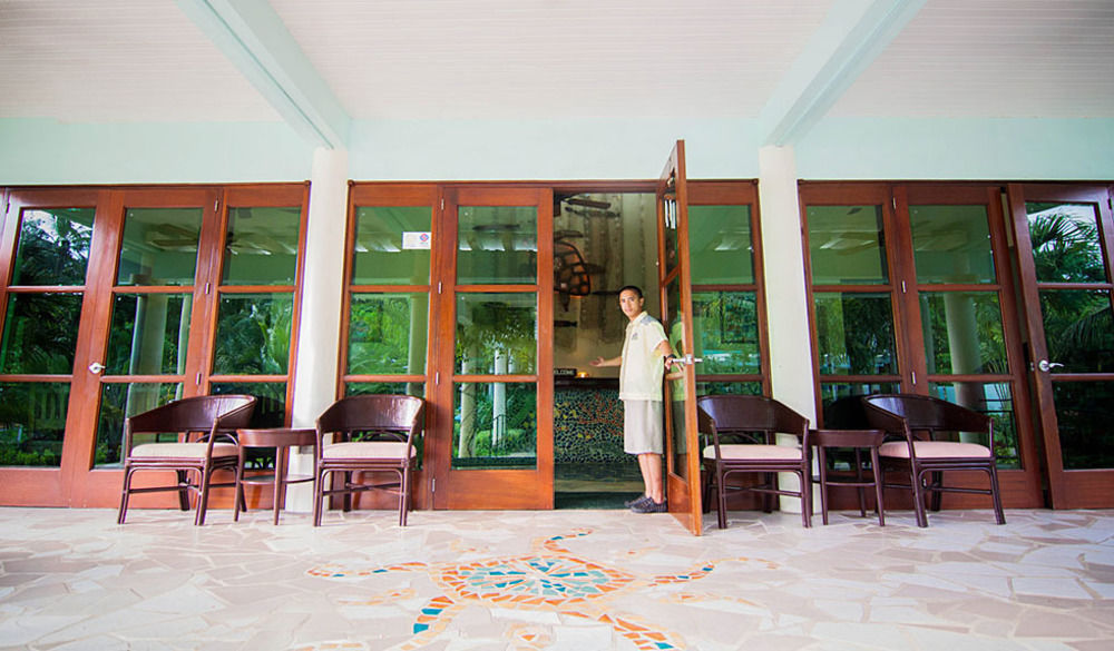 Camayan Beach Resort Hotel Subic Bay Buitenkant foto